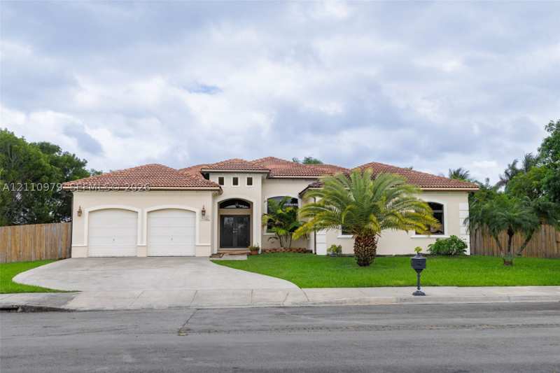 4 bedroom SingleFamilyResidence at 32007 SW 207th Ave, Emerald Greens Sub, Homestead — photo 1