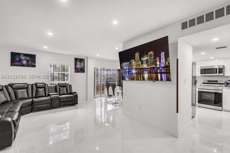 3 bedroom Townhouse at 8775 Park Blvd 111, Fernwoods Condo No 1, Miami — photo 1