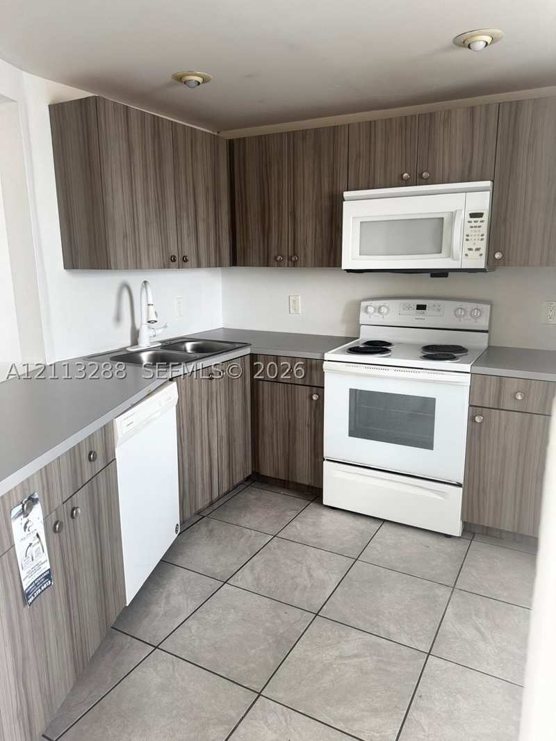 1 bedroom Condominium at 1770 NE 191st St 815-1, Jade Winds Group -, Miami — photo 1
