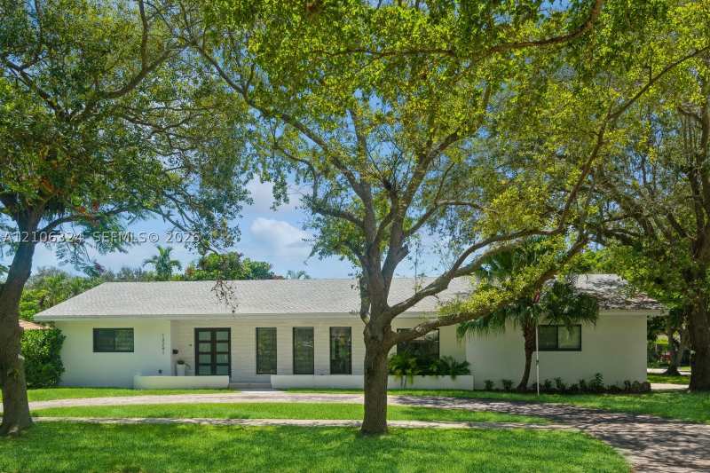 4 bedroom SingleFamilyResidence at 13241 SW 72nd Ave, Country Squire Mnr Sec 2, Pinecrest — photo 1