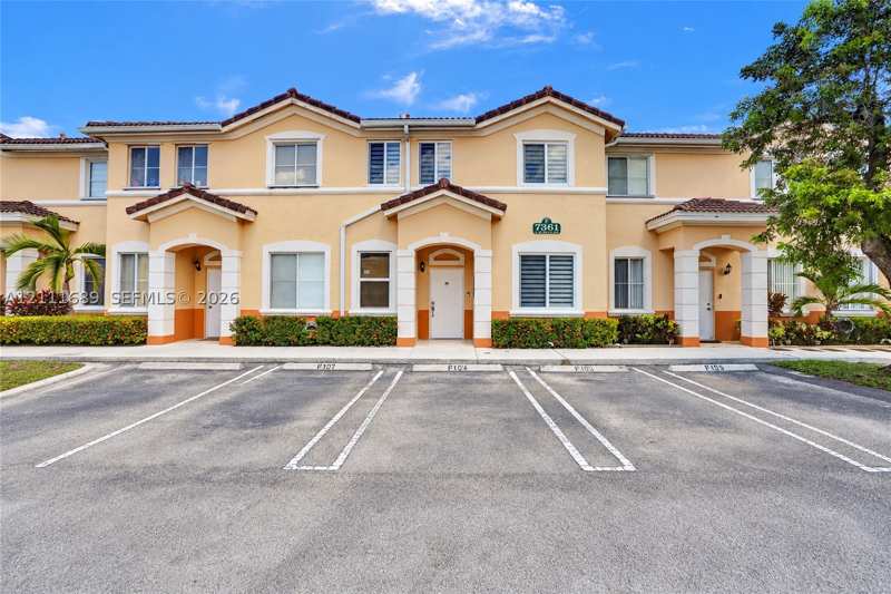 4 bedroom Townhouse at 7305 NW 174th Ter 103, Shoma Villas II At Countr, Hialeah — photo 1