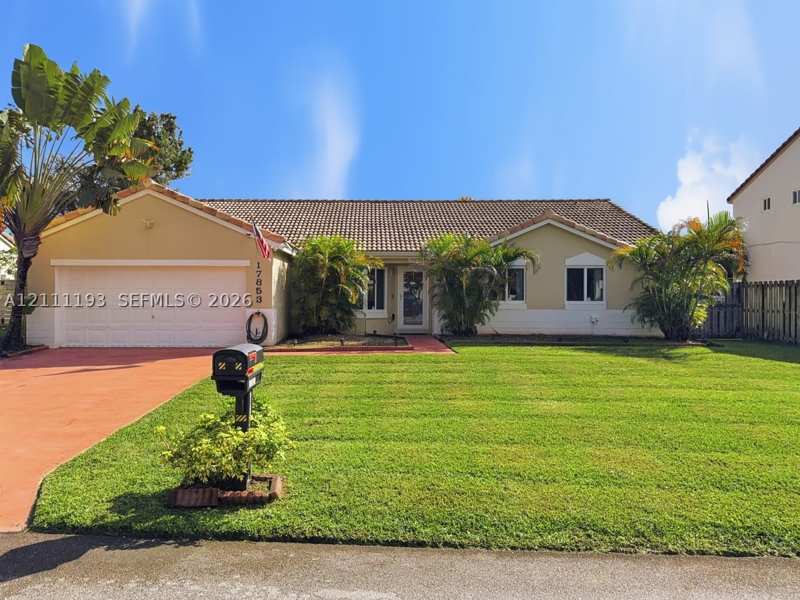 3 bedroom SingleFamilyResidence at 17853 SW 137th Pl, Three Lakes, Miami — photo 1