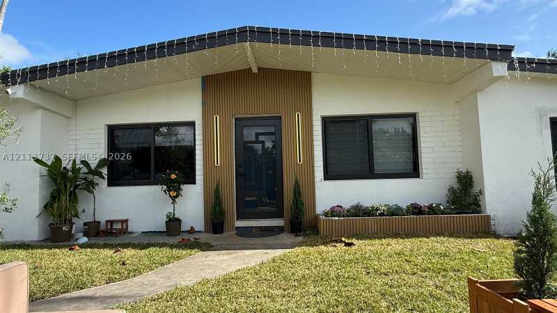 3 bedroom SingleFamilyResidence at 27025 SW 143 Pl, Naranja Pk, Miami — photo 1