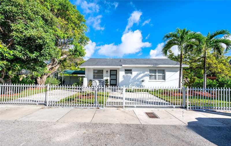 3 bedroom SingleFamilyResidence at 3005 SW 24th Ter, The Pines, Miami — photo 1