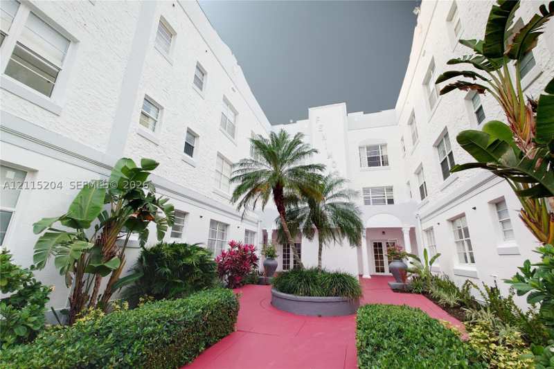 1 bedroom Condominium at 1200 Euclid Ave 206, The Fenimore Condo, Miami Beach — photo 1