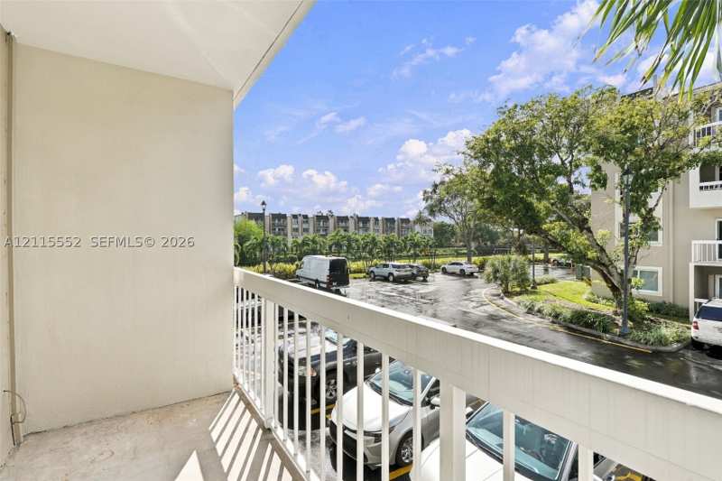 1 bedroom Condominium at 7805 Camino Real H-220, Village Of Kings Creek Co, Miami — photo 1