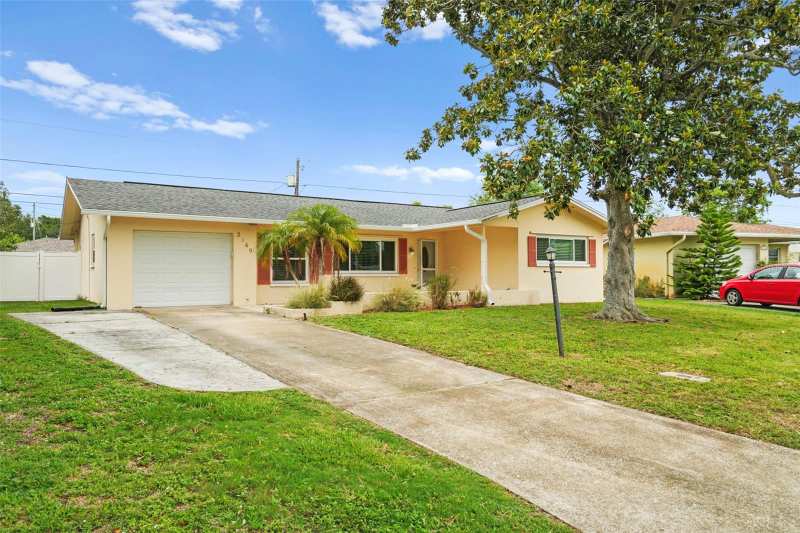 2 bedroom Single Family Residence at 2169 Pine Ridge Drive, Greenbriar, Clearwater — photo 1