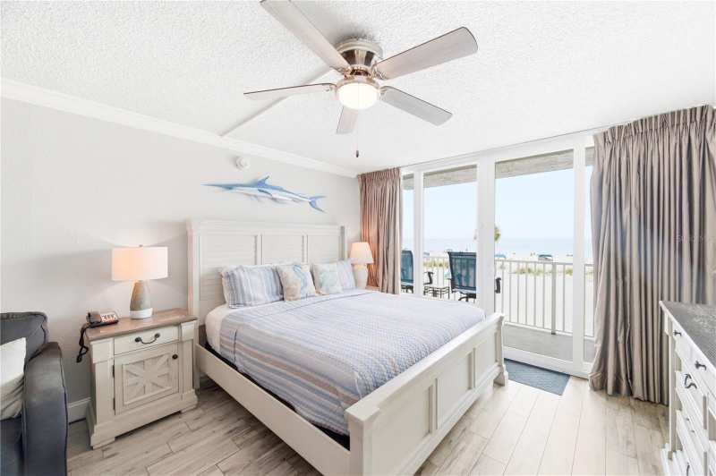 1 bedroom Condo - Hotel at 9980 Gulf Boulevard #211, Island Inn Condo, St Petersburg — photo 1