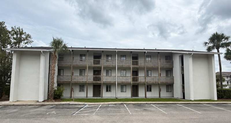 2 bedroom Condominium at 6519 W Newberry Road #305, Oaks, Gainesville — photo 1
