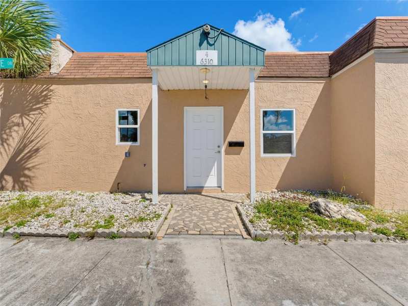 1 bedroom Condominium at 6310 Providence Circle #4, Towne Square Villas Condo, New Port Richey — photo 1