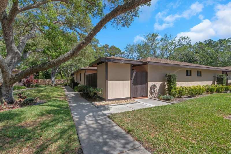 2 bedroom Villa at 8472 60th Street, Villas Of Pinellas Farms Condo, Pinellas Park — photo 1