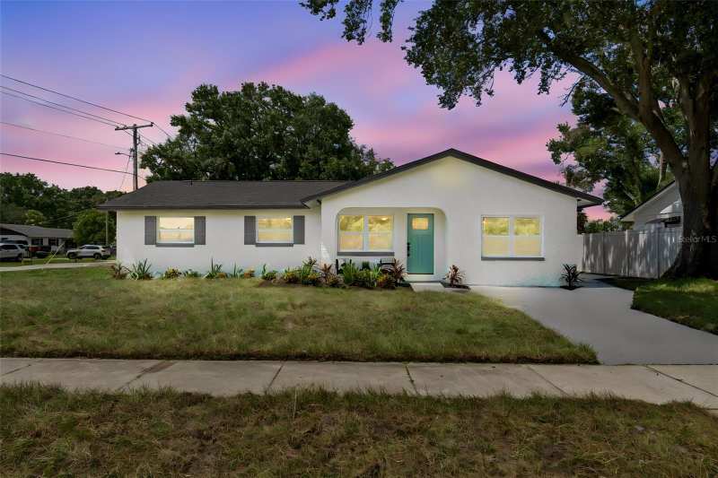 5 bedroom Single Family Residence at 5802 12th Avenue, Palm River Village, Tampa — photo 1