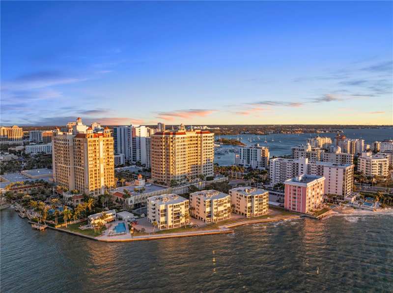 3 bedroom Condominium at 101 Sunset Drive #402, Lawrence Pointe I, Sarasota — photo 1