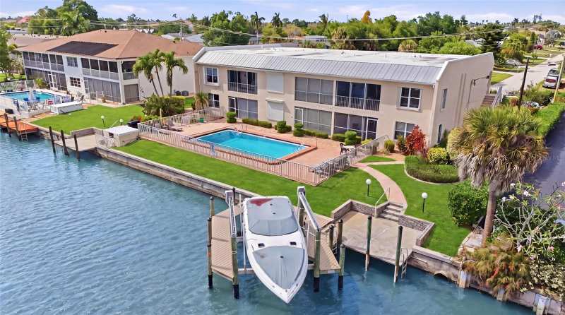 2 bedroom Condominium at 912 SE 46th Street #201, Villa Grande Condo 01, Cape Coral — photo 1