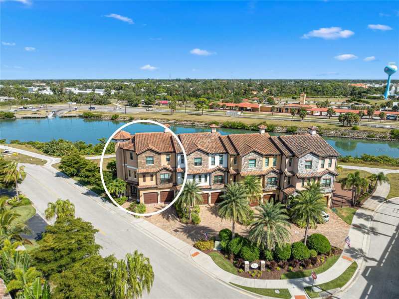 3 bedroom Townhouse at 205 E Venice Avenue, Tra Ponti Villaggio, Venice — photo 1