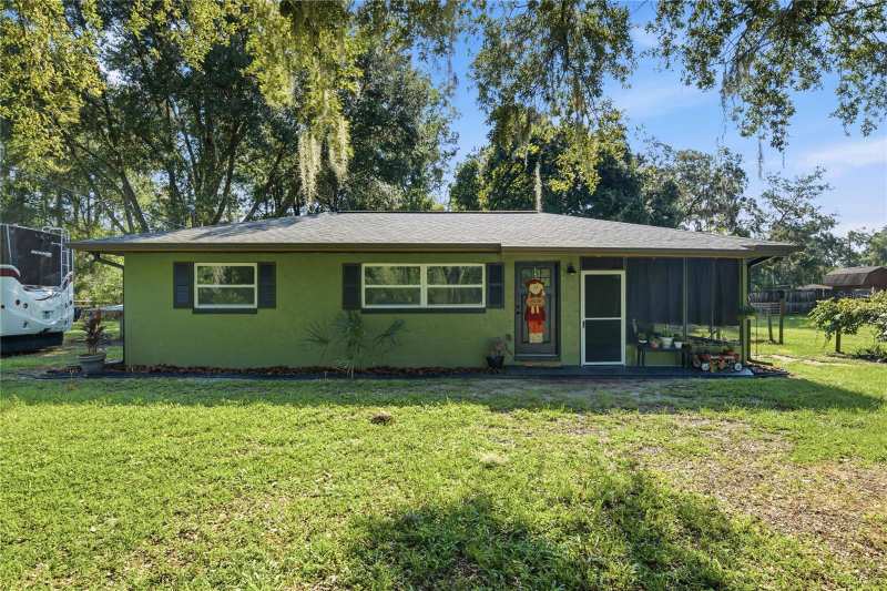 2 bedroom Single Family Residence at 19791 SE 110th Court, Graceland Shores, Inglis — photo 1