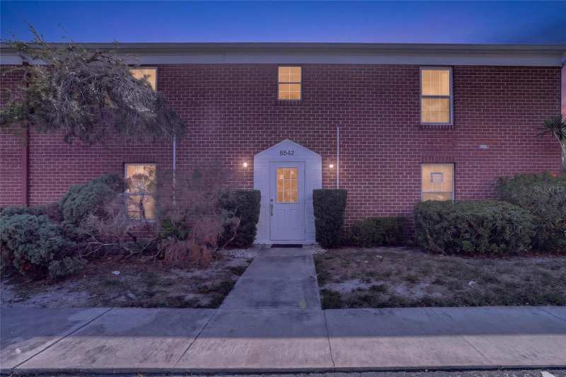 1 bedroom Condominium at 8542 10th Street #B, Jamestown Condo, St Petersburg — photo 1