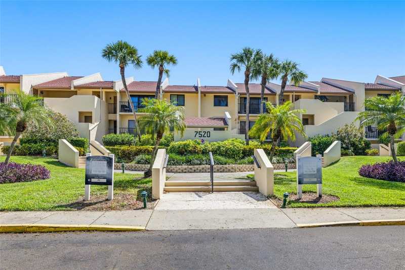 2 bedroom Condominium at 7520 Sunshine Skyway Lane #T22, Seapointe Terrace Condo, St Petersburg — photo 1