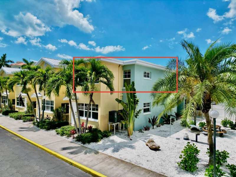 1 bedroom Condo - Hotel at 19417 Gulf Boulevard #D201, Barefoot Beach Resort Of Indian Shores, Indian Rocks Beach — photo 1