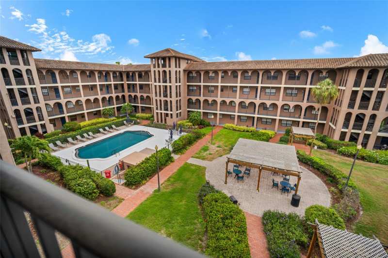 2 bedroom Condominium at 6100 Gulfport Boulevard #402, Golfview I Condo, Gulfport — photo 1