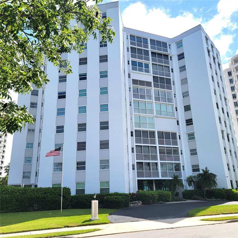 2 bedroom Condominium at 435 S Gulfstream Avenue #605, Regency House, Sarasota — photo 1