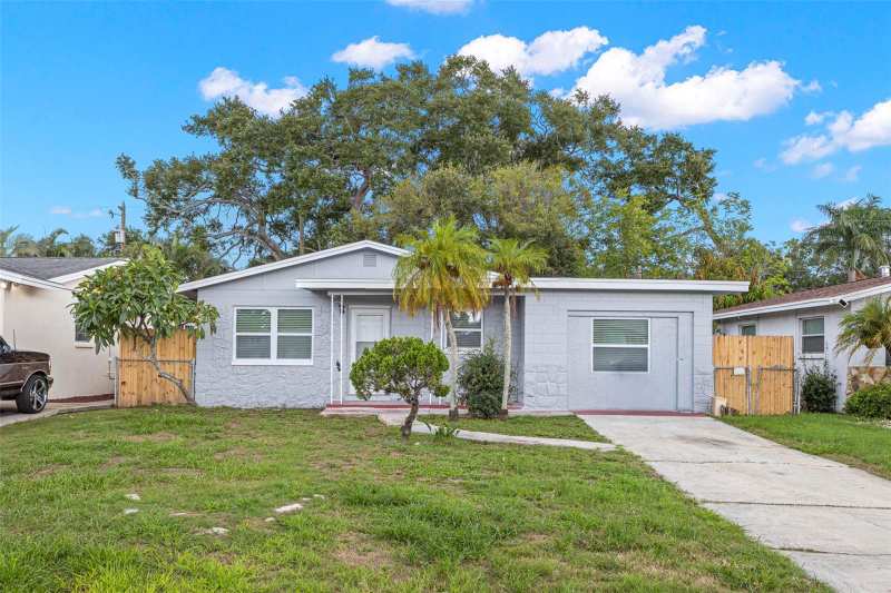 4 bedroom Single Family Residence at 2443 26th Avenue, Pecan Highlands, St Petersburg — photo 1