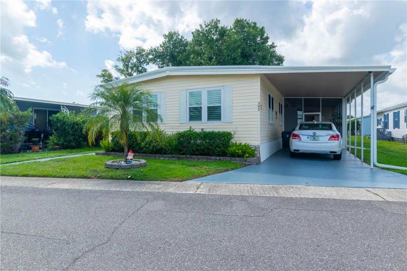 2 bedroom Mobile Home at 392 Cobia Way, Gull-Aire Village, Oldsmar — photo 1
