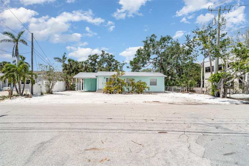 3 bedroom Single Family Residence at 5026 Calle Minorga, Mira Mar Exit, Sarasota — photo 1