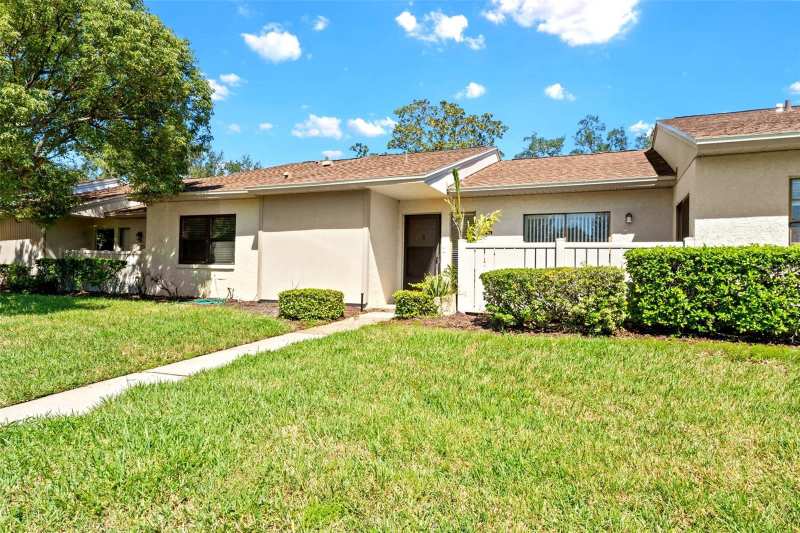 2 bedroom Villa at 145 Poole Place, East Lake Woodlands Cluster Homes, Oldsmar — photo 1