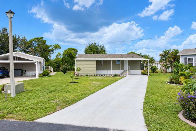 2 bedroom Manufactured Home at 9066 Pinehaven Way, Pines At Sandalhaven, Englewood — photo 1