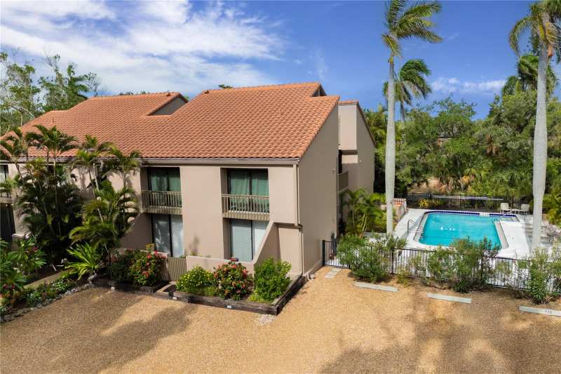 2 bedroom Condominium at 220 Pass Key Road #220, Sandy Cove III, Sarasota — photo 1