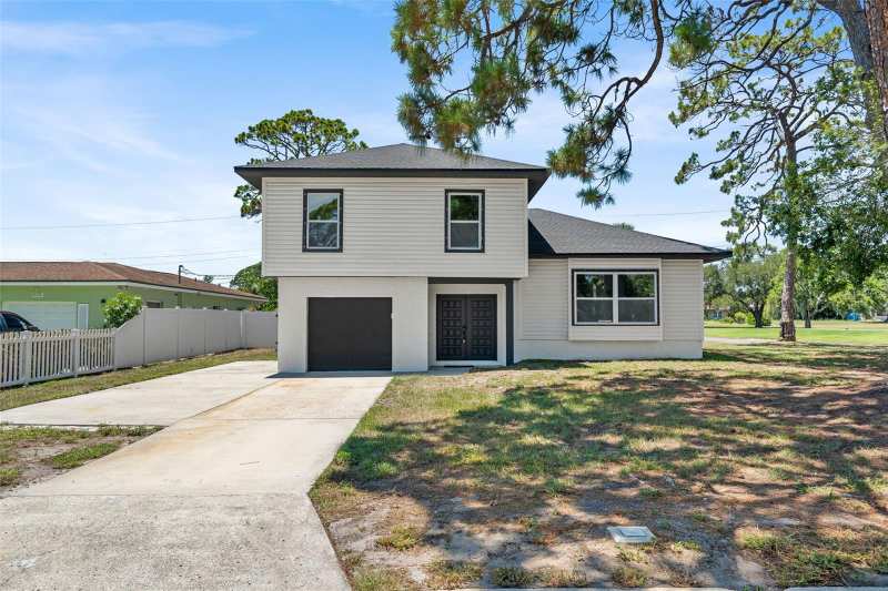 4 bedroom Single Family Residence at 1801 Lakewood Drive, Lakewood Country Club Estates Sec 1, St Petersburg — photo 1