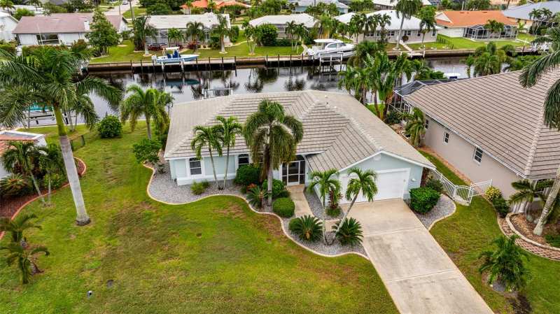 3 bedroom Single Family Residence at 918 Cimarron Drive, Punta Gorda Isles Sec 05, Punta Gorda — photo 1