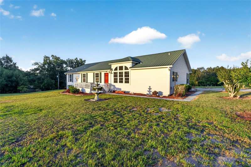 3 bedroom Modular Home at 9712 US Highway 301, Dade City, Dade City — photo 1
