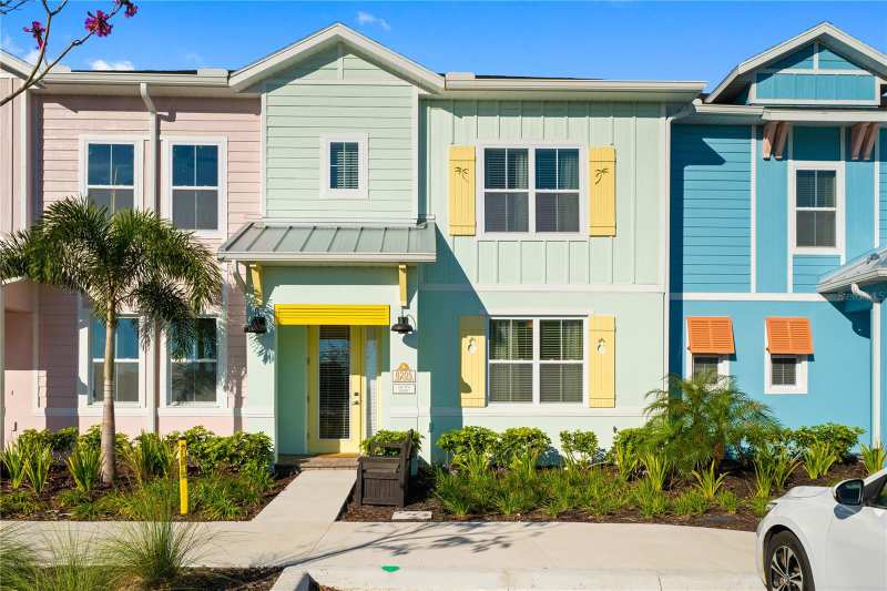 3 bedroom Townhouse at 8205 Surf Street, Rolling Oaks Ph 7, Kissimmee — photo 1