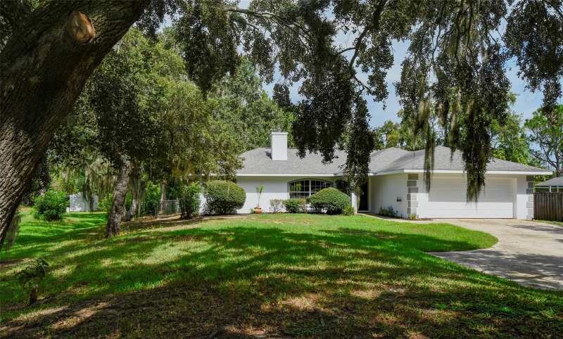 3 bedroom Single Family Residence at 12525 Pine Glen Drive, Pine Harbour Sub, Leesburg — photo 1