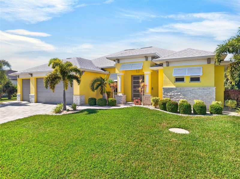 3 bedroom Single Family Residence at 10001 Winnipeg Street, Port Charlotte Sec 87, Port Charlotte — photo 1