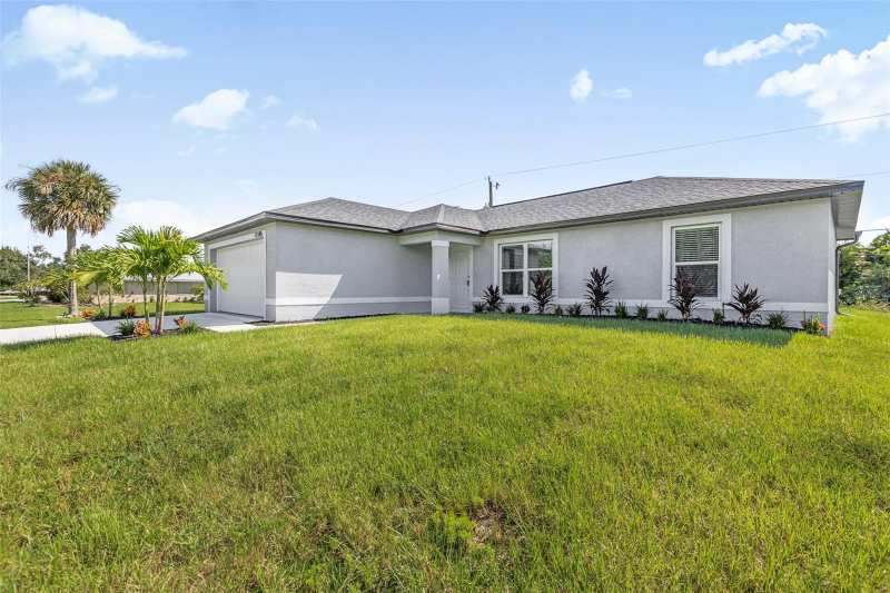 3 bedroom Single Family Residence at 418 NW 11th Terrace, Cape Coral, Cape Coral — photo 1