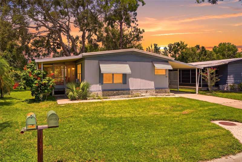 2 bedroom Manufactured Home at 8819 Sheldon West Drive, Sheldon West Mh Community, Tampa — photo 1