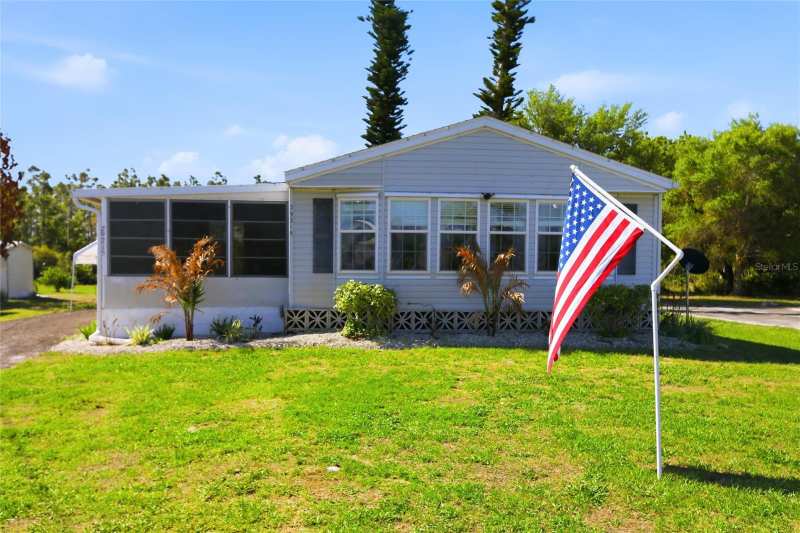 2 bedroom Manufactured Home at 29215 Edgewood Street, Pinehurst, Punta Gorda — photo 1