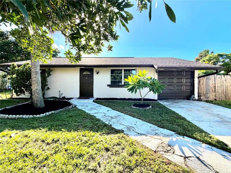 3 bedroom Single Family Residence at 1555 Beacon Drive, Port Charlotte Sec 020, Port Charlotte — photo 1
