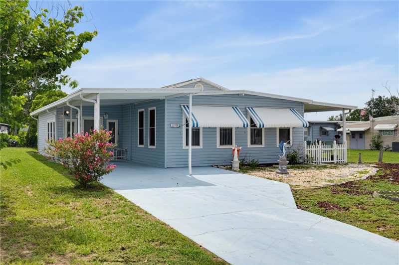 3 bedroom Mobile Home at 12305 Conde Drive, High Point Mh Sub, Brooksville — photo 1