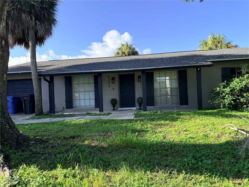 3 bedroom Single Family Residence at 8209 Vassar Circle, Twelve Oaks Village Unit 3, Tampa — photo 1