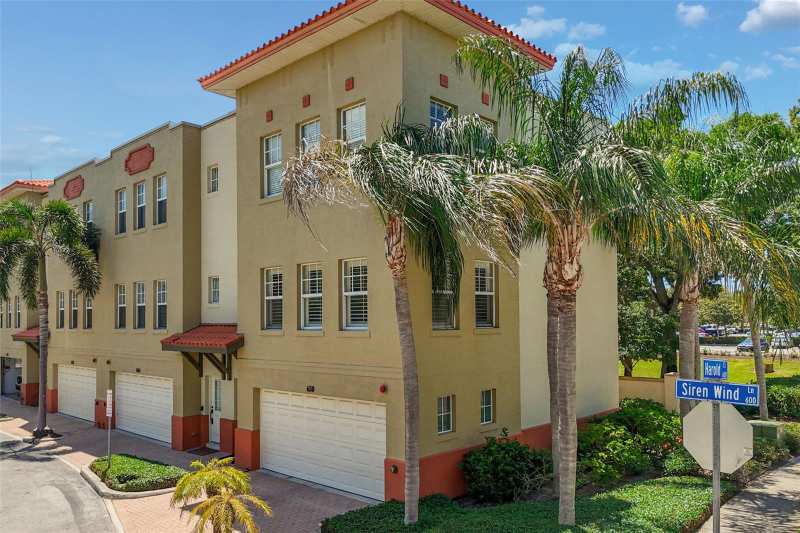 2 bedroom Townhouse at 650 Siren Wind Lane, Harold Court Twnhms, Clearwater — photo 1