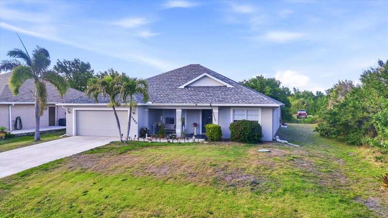 3 bedroom Single Family Residence at 11200 Carnegie Avenue, Port Charlotte Sec 065, Englewood — photo 1