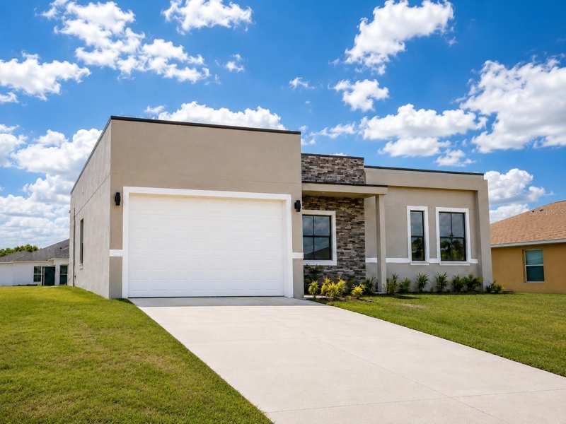 4 bedroom Single Family Residence at 1107 NW 9th Avenue, Cape Coral, Cape Coral — photo 1