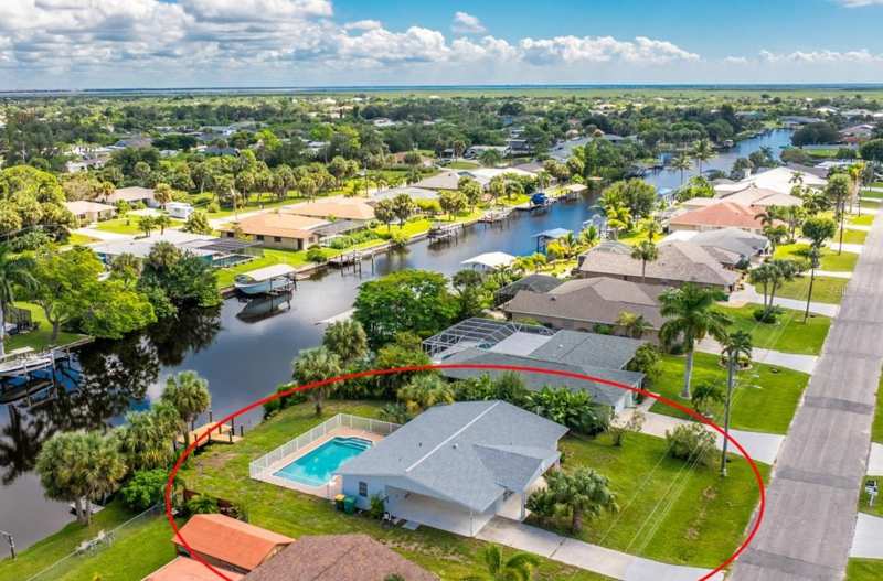 2 bedroom Single Family Residence at 18321 Wolbrette Circle, Port Charlotte Sec 037, Port Charlotte — photo 1