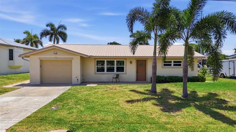 2 bedroom Single Family Residence at 4310 Palm Drive, Rio Villa, Punta Gorda — photo 1