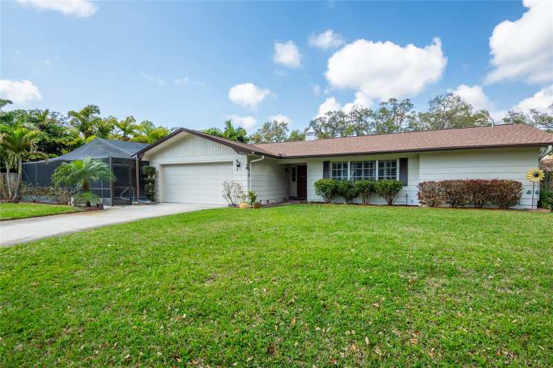 2 bedroom Single Family Residence at 1830 Oak Forest Drive, Forest Wood Estates, Clearwater — photo 1