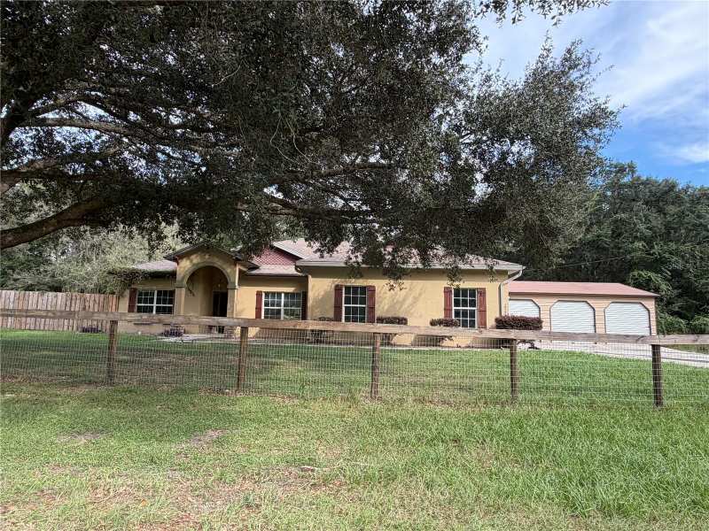 3 bedroom Single Family Residence at 10121 SW 134th Terrace, Rolling Ranch Estate, Dunnellon — photo 1